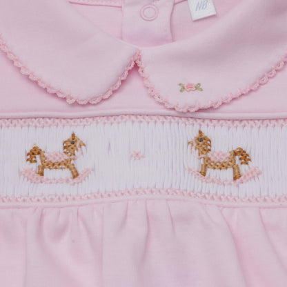 Macacão Longo Rosa Smock Cavalinho em Algodão Pima Peruano