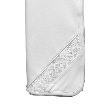 Conjunto Macacão Longo & Manta Branca Smock Branco em Algodão Pima Peruano